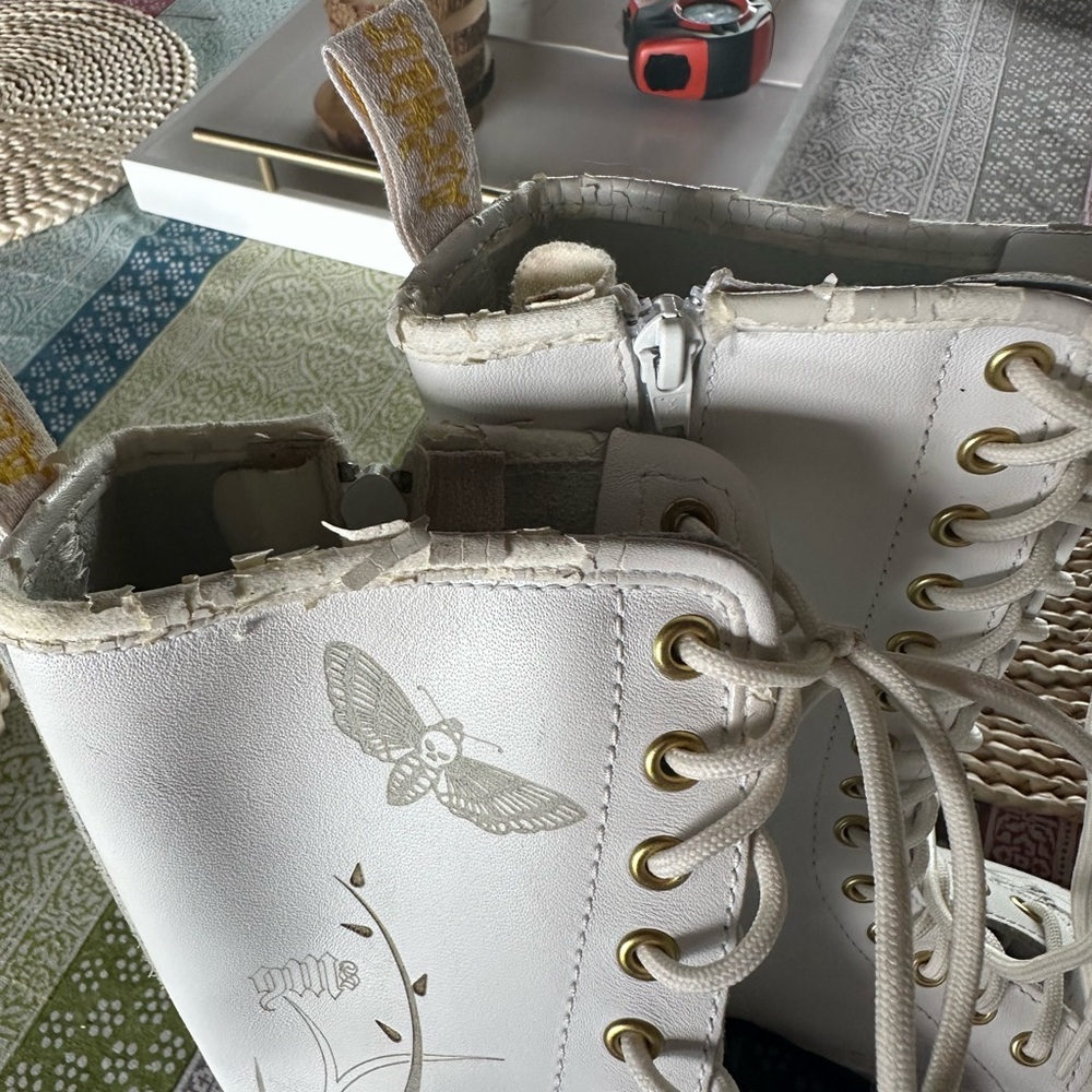 Dr. Martens White and Gold rare vintage death moth 12 hole Boots - Picture 3 of 5